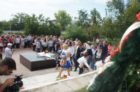 Руководство и жители Комрата возложили цветы к Мемориалу Славы (фоторепортаж)