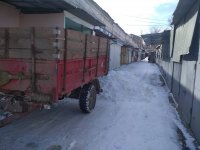 Уборка снега на муниципальном рынке Комрата (фоторепортаж)